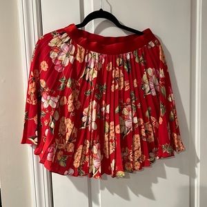 Express red floral pleated skirt
